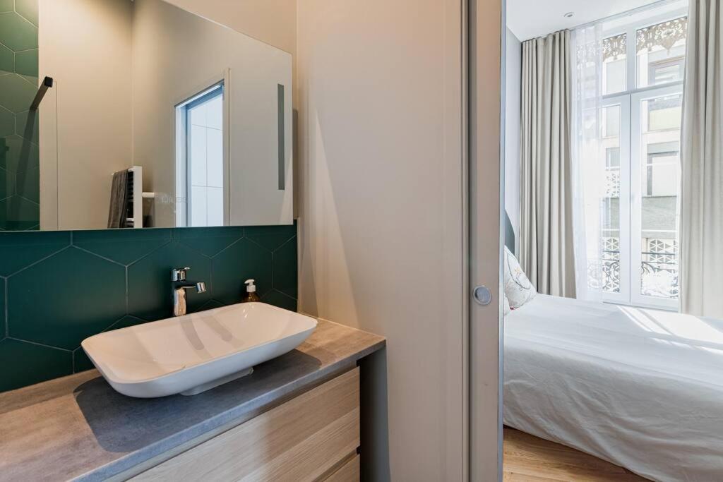 Beige Hospitalite - Apotheose Luxueux- 3 Chambres - Parking Prive サン・テティエンヌ エクステリア 写真